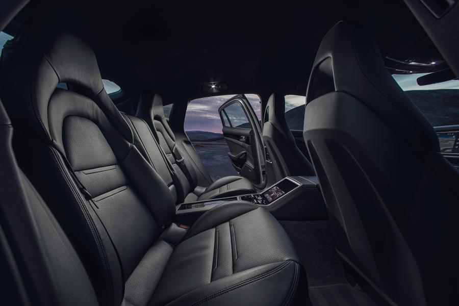 Интерьер Porsche Panamera 4S 2016 года  (UK) (фото 26 из 28)
